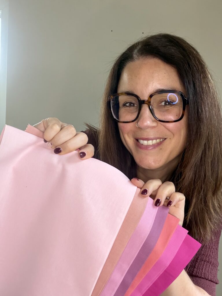 Colorimétrie Spa : test des différentes nuances de rose lors d'une analyse personnalisée